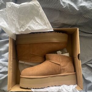 ugg mini platform women's sz 12